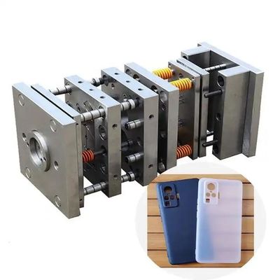 Étui pour téléphone portable et produit ménager.