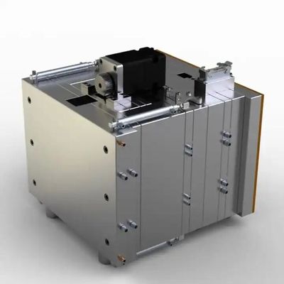 Étui pour téléphone portable et produit ménager.