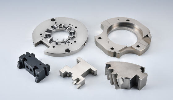 Fabrique de pièces d'usinage CNC de précision personnalisée - Spécialisée dans l'usinage CNC de précision et les pièces tournantes CNC