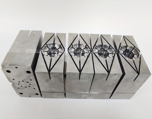 STAVAX (AISI 420) inserts de cavité. Outils de précision pour les emballages à paroi mince.