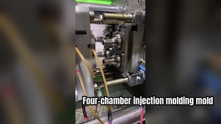 Moule de moulage par injection à quatre chambres