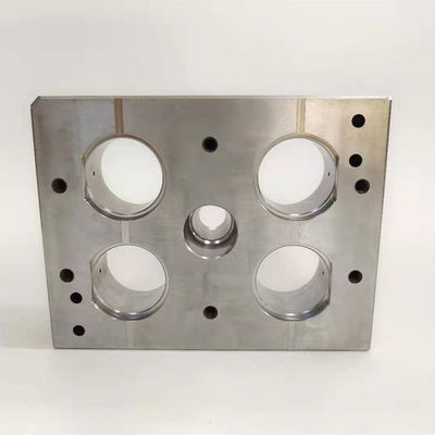 Adaptez la précision aux besoins du client polie meurent plat de noyau de moule en acier pour l'outillage en plastique de moulage par injection de coureur chaud