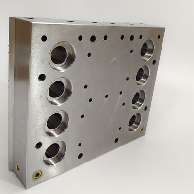 Le traitement médical de cavités du rendement élevé 4 meurent noyau de moule en acier pour le laboratoire Petri Dish Plastic Mold Parts