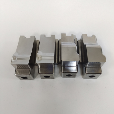 Pièces de fraisage de moule d'insertion de noyau de commande numérique par ordinateur avec la coupe de fil traitant pour l'injection usinant les pièces formées