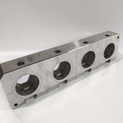 Plaques de base de moule en acier inoxydable personnalisées. Outils de précision pour les emballages quotidiens.